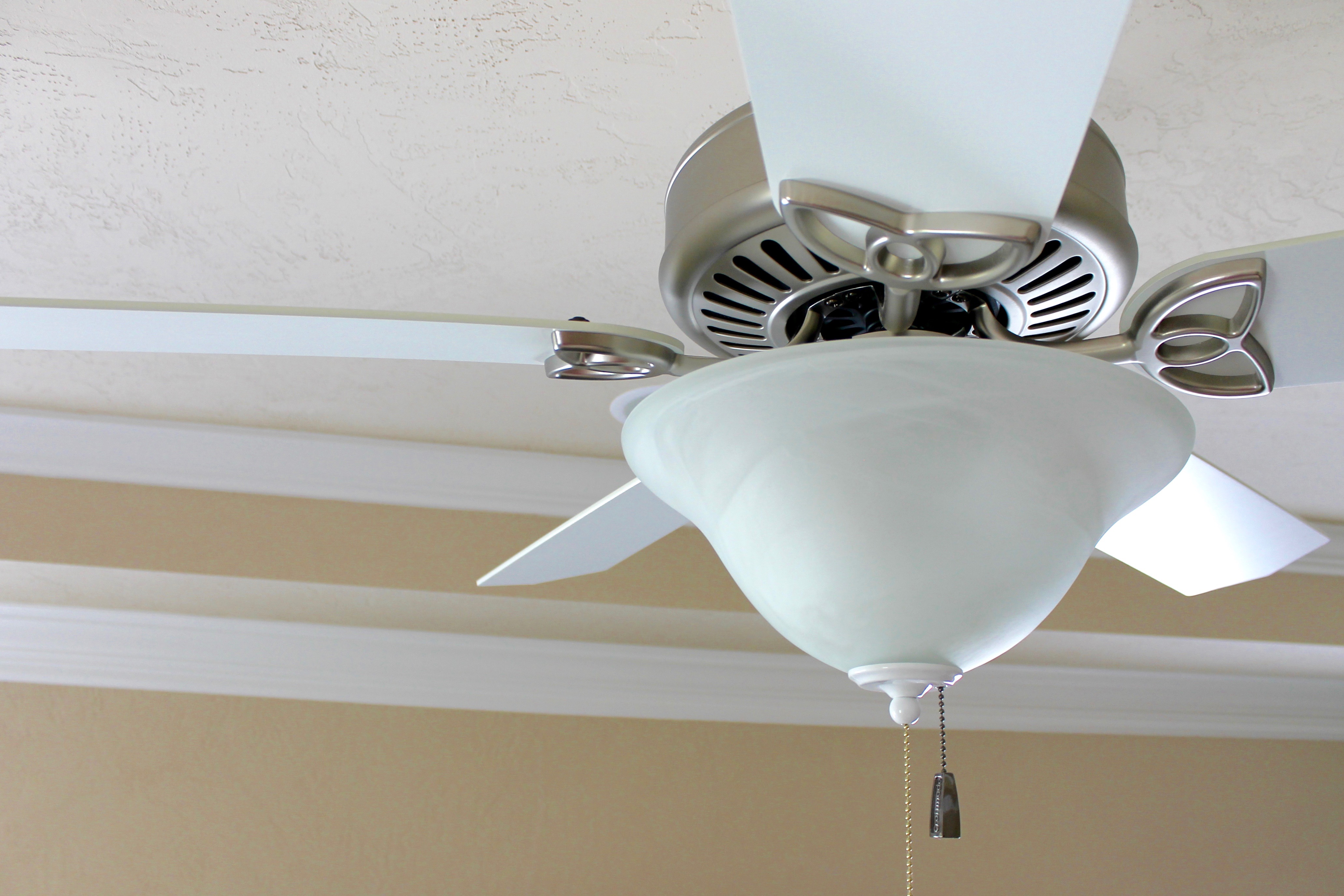 Dust Your Fan Without Mess 3 Clever Hacks House Tipster