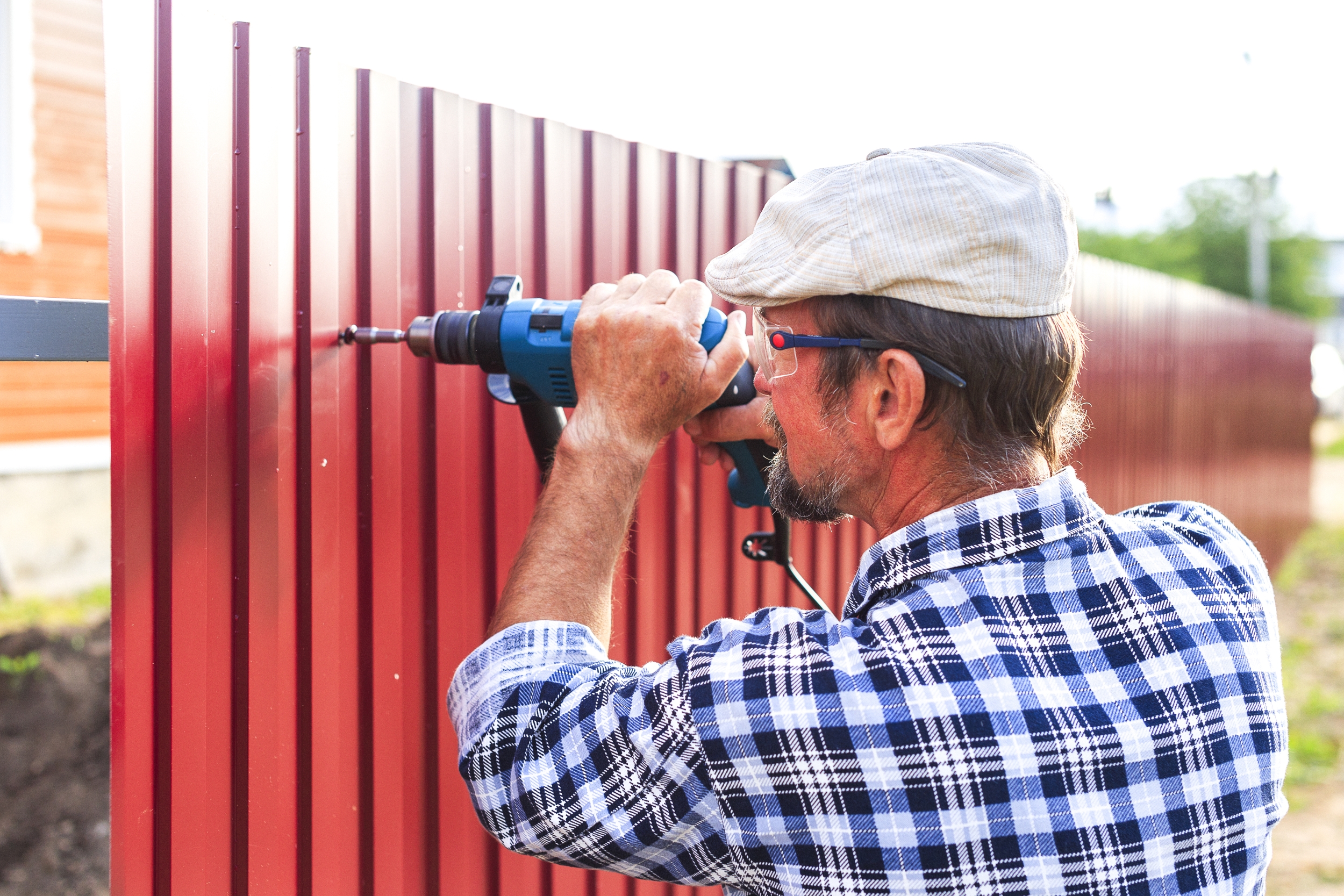 Pros and Cons of Different Fence Materials