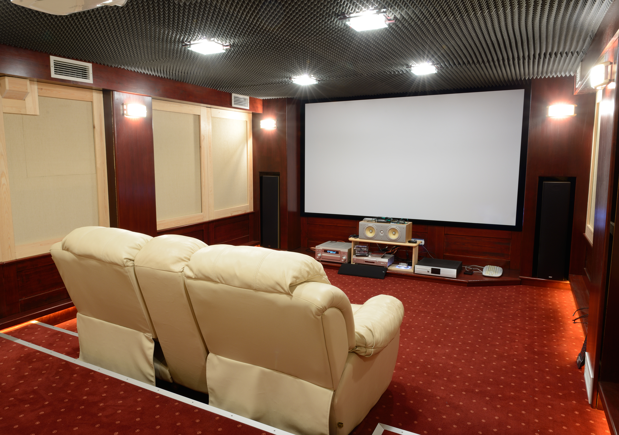 Soundproof home theater in home cellar